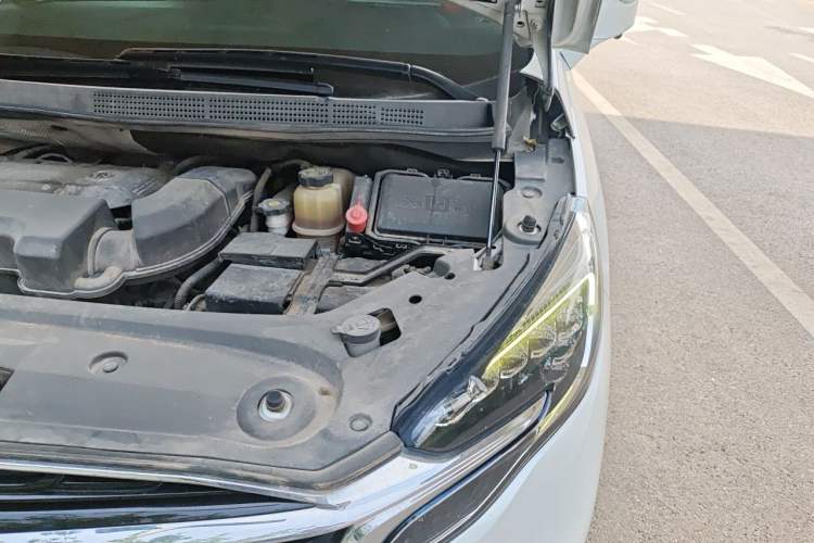 Used Buick GL8 2021 ES Landtrek 653T Comfort Edition Engine Bay Left