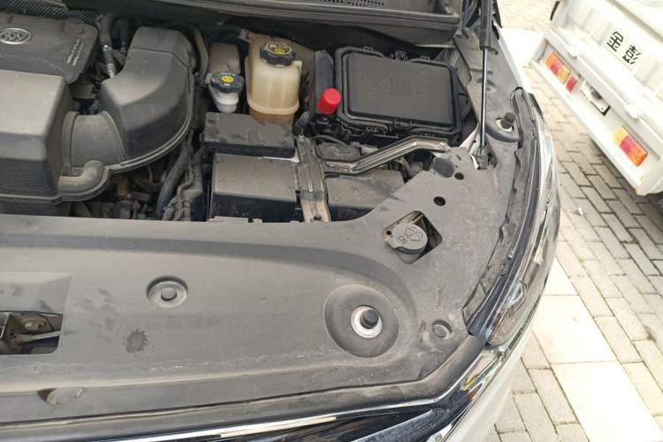 Used Buick GL8 2021 ES Land Cruiser 653T Luxury Edition Engine Bay Left