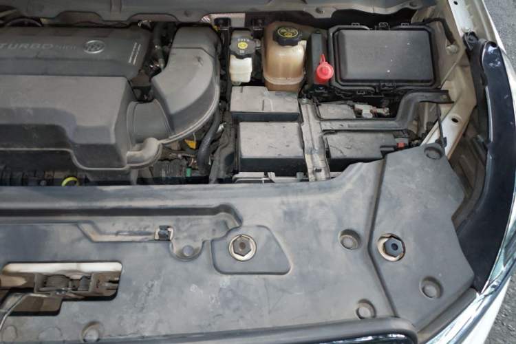 Used Buick GL8 2021 Land Cruiser Executive Class 652T Luxury Model Engine Bay Left