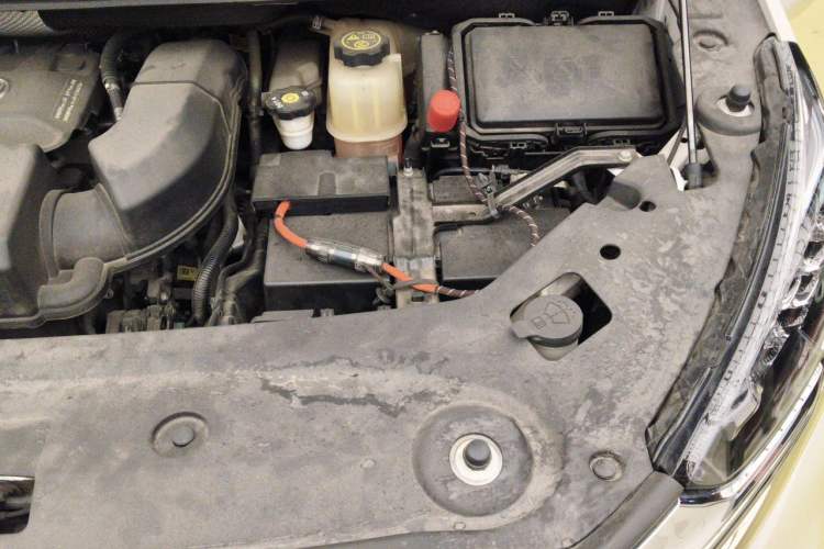 Used Buick GL8 2021 ES Landtrek 653T Comfort Edition Engine Bay Left
