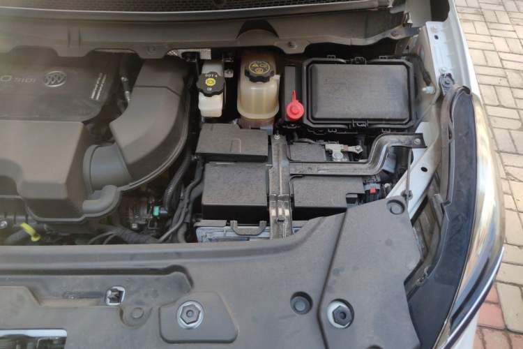 Used Buick GL8 2021 Land Cruiser Executive Class 652T Comfort Model Engine Bay Left