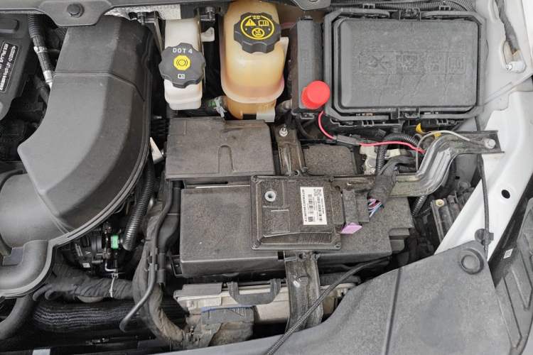 Used Buick GL8 2021 Land Cruiser Executive Class 652T Comfort Model Engine Bay Left