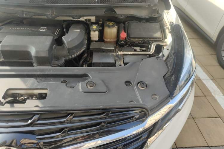 Used Buick GL8 2021 Land Cruiser Executive Class 652T Comfort Model Engine Bay Left