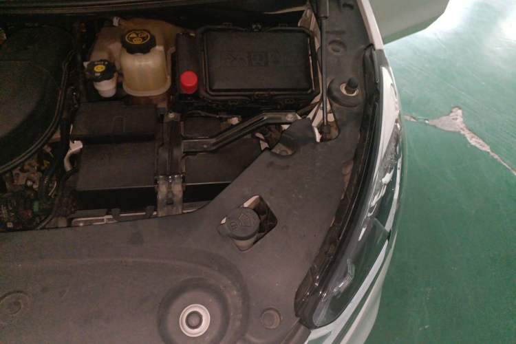 Used Buick GL8 2021 ES Landtrek 653T Comfort Edition Engine Bay Left