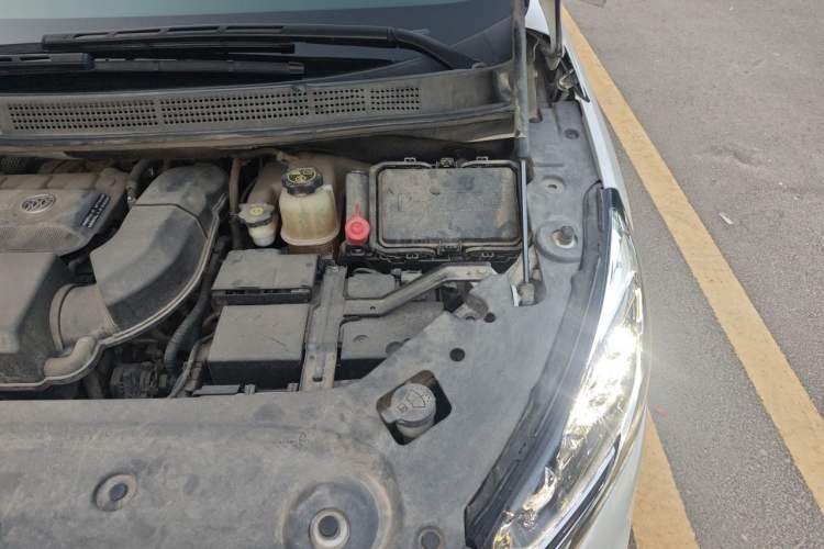 Used Buick GL8 2021 ES Landtrek 653T Comfort Edition Engine Bay Left