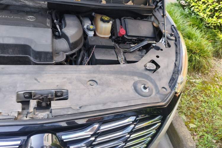 Used Buick GL8 2021 ES Landtrek 653T Comfort Edition Engine Bay Left