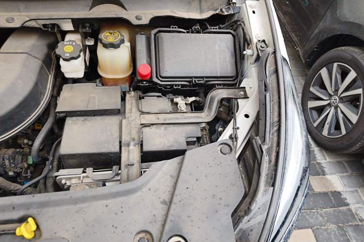 Used Buick GL8 2021 Land Cruiser Executive Class 652T Comfort Model Engine Bay Left