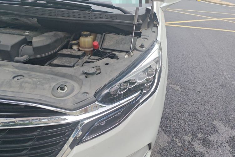 Used Buick GL8 2021 ES Land Cruiser 653T Luxury Edition Engine Bay Left