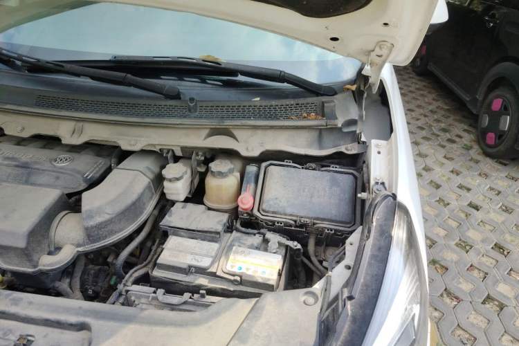 Used Buick GL8 2021 Land Cruiser Executive Class 652T Comfort Model Engine Bay Left