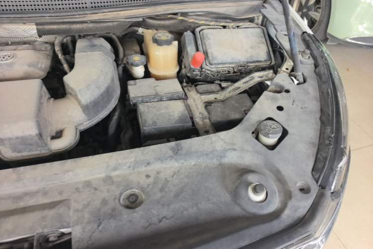 Used Buick GL8 2021 Land Cruiser Executive Class 652T Luxury Model Engine Bay Left