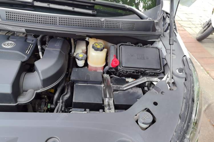 Used Buick GL8 2021 ES Landtrek 653T Comfort Edition Engine Bay Left