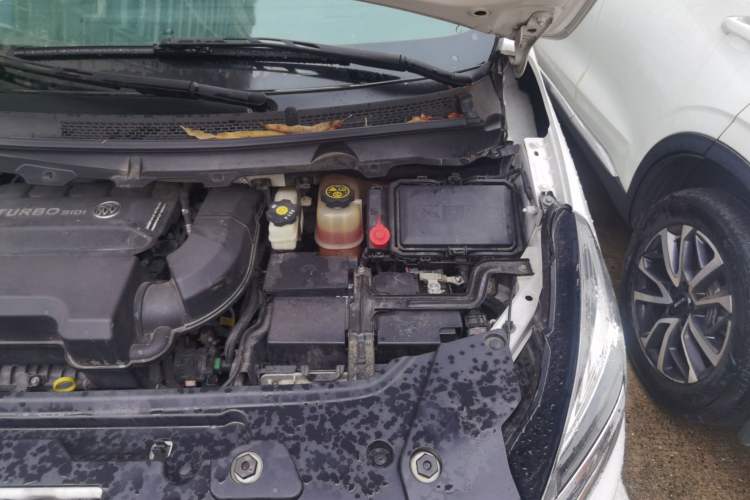 Used Buick GL8 2021 Land Cruiser Executive Class 652T Luxury Model Engine Bay Left