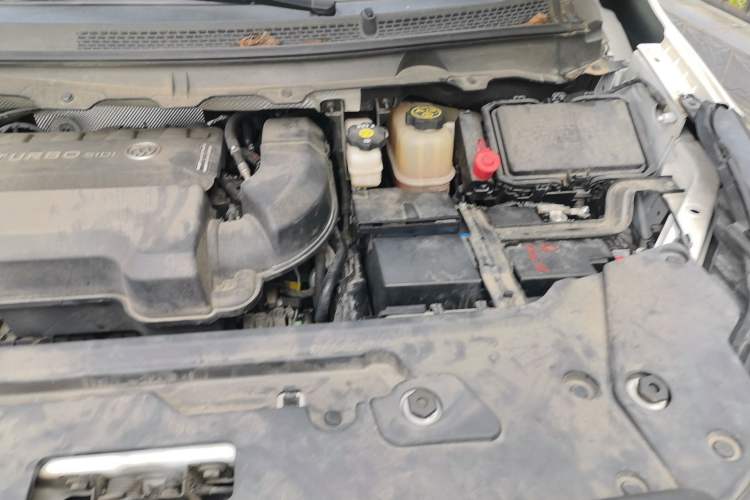 Used Buick GL8 2021 Land Cruiser Executive Class 652T Comfort Model Engine Bay Left