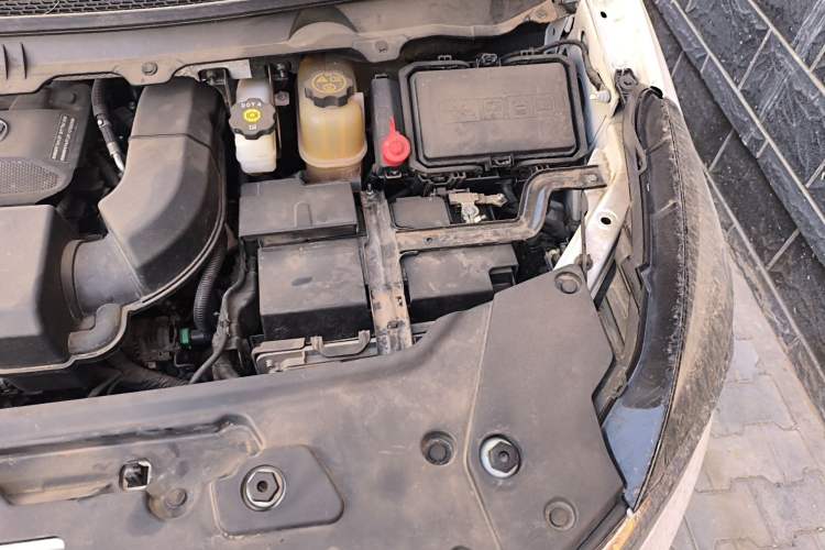Used Buick GL8 2021 Land Cruiser Executive Class 652T Smart Luxury Model Engine Bay Left