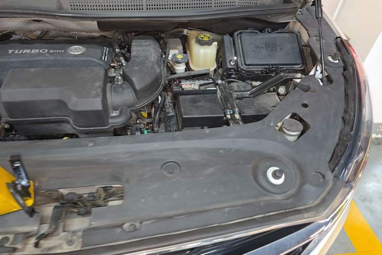 Used Buick GL8 2021 ES Land Cruiser 653T Luxury Edition Engine Bay Left