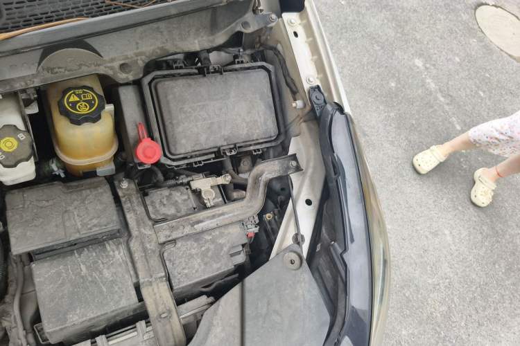 Used Buick GL8 2021 Land Cruiser Executive Class 652T Luxury Model Engine Bay Left
