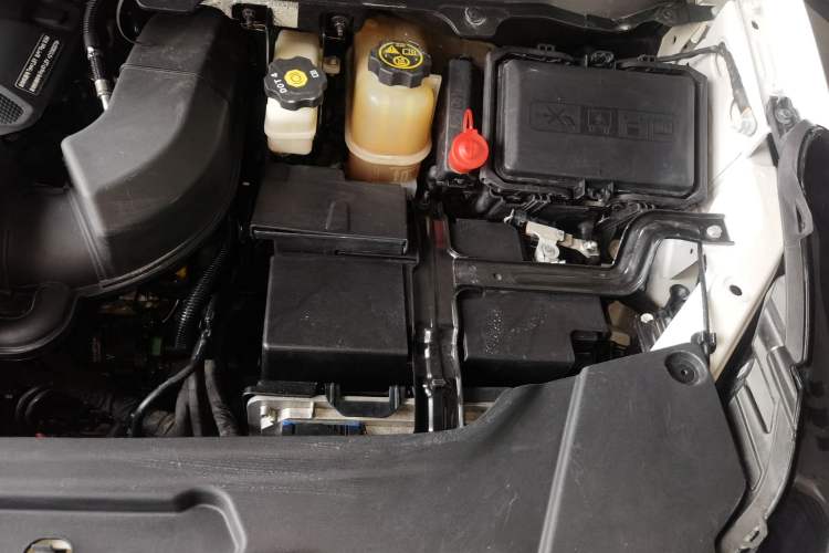 Used Buick GL8 2021 Land Cruiser Executive Class 652T Comfort Model Engine Bay Left