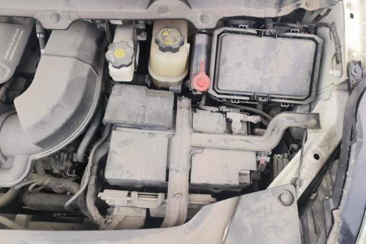 Used Buick GL8 2021 Land Cruiser Executive Class 652T Comfort Model Engine Bay Left