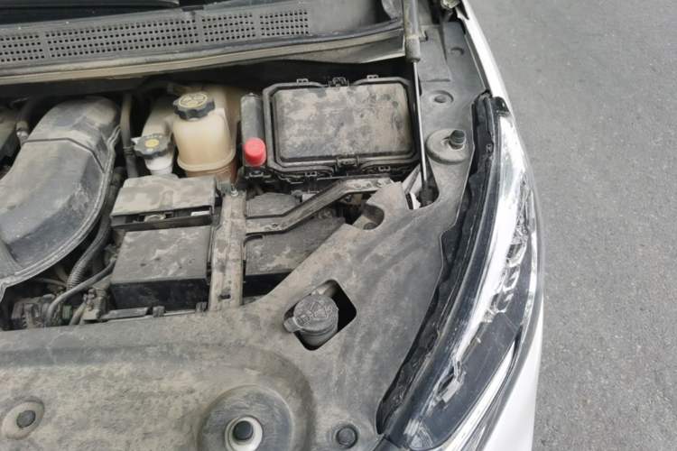 Used Buick GL8 2021 ES Land Cruiser 653T Luxury Edition Engine Bay Left