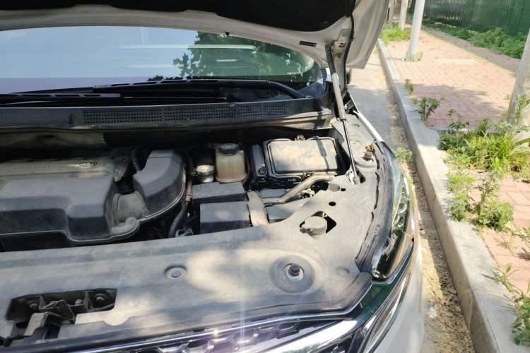 Used Buick GL8 2021 ES Landtrek 653T Smart Luxury Model Engine Bay Left