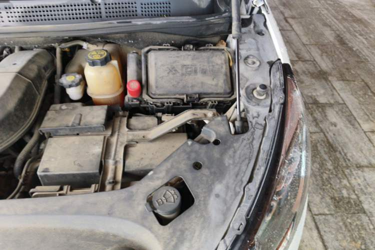 Used Buick GL8 2021 ES Landtrek 653T Luxury Model Engine Bay Left
