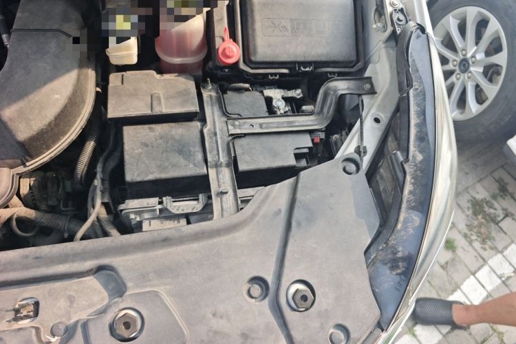 Used Buick GL8 2021 Land Cruiser Executive Class 652T Comfort Model Engine Bay Left