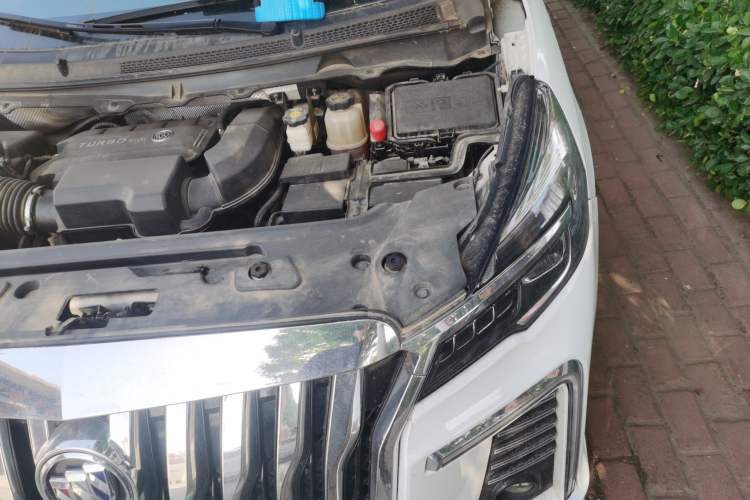 Used Buick GL8 2021 Land Cruiser Executive Class 652T Comfort Model Engine Bay Left