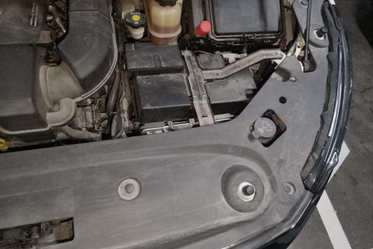 Used Buick GL8 2021 ES Landtrek 653T Comfort Edition Engine Bay Left