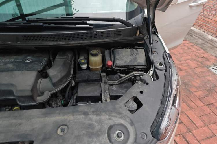 Used Buick GL8 2021 ES Land Cruiser 653T Luxury Edition Engine Bay Left