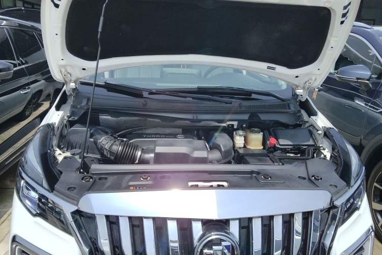 Used Buick GL8 2021 Land Cruiser Executive Class 652T Luxury Model Engine Bay