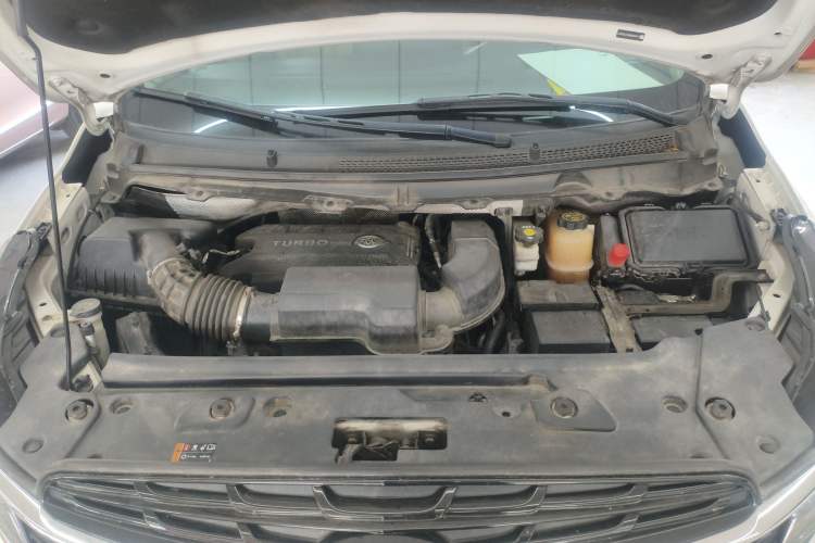 Used Buick GL8 2021 Land Cruiser Executive Class 652T Comfort Model Engine Bay