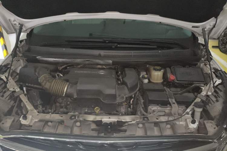 Used Buick GL8 2021 ES Landtrek 653T Comfort Edition Engine Bay