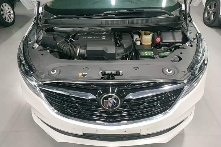 Used Buick GL8 2021 ES Landtrek 653T Luxury Model Engine Bay