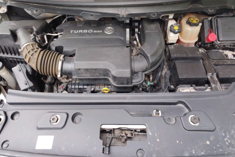 Used Buick GL8 2021 Land Cruiser Executive Class 652T Luxury Model Engine Bay
