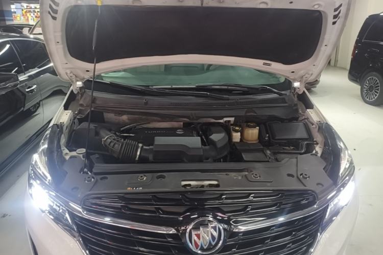 Used Buick GL8 2021 Land Cruiser Executive Class 652T Luxury Model Engine Bay