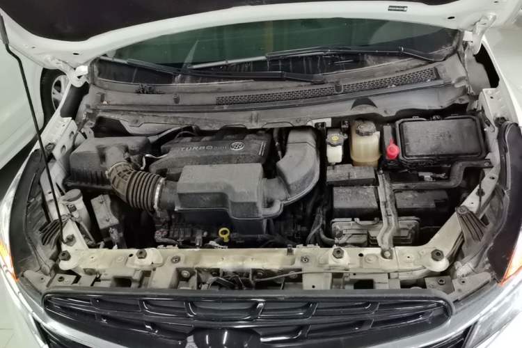 Used Buick GL8 2021 Land Cruiser Executive Class 652T Comfort Model Engine Bay
