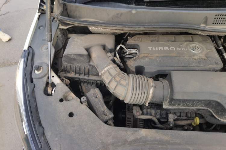 Used Buick GL8 2021 ES Landtrek 653T Luxury Model Engine Bay Right
