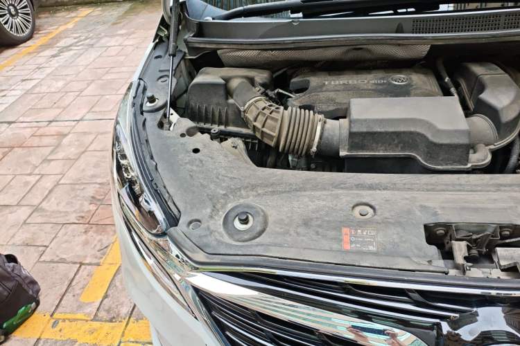 Used Buick GL8 2021 ES Land Cruiser 653T Luxury Edition Engine Bay Right