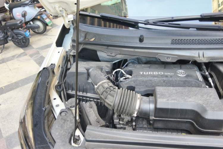 Used Buick GL8 2021 Land Cruiser Executive Class 652T Luxury Model Engine Bay Right