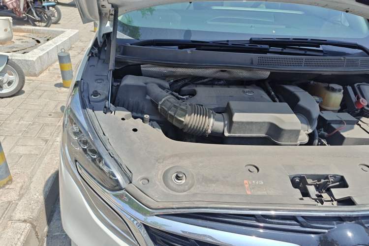 Used Buick GL8 2021 ES Landtrek 653T Comfort Edition Engine Bay Right