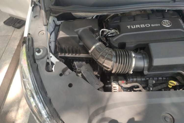 Used Buick GL8 2021 ES Land Cruiser 653T Luxury Edition Engine Bay Right