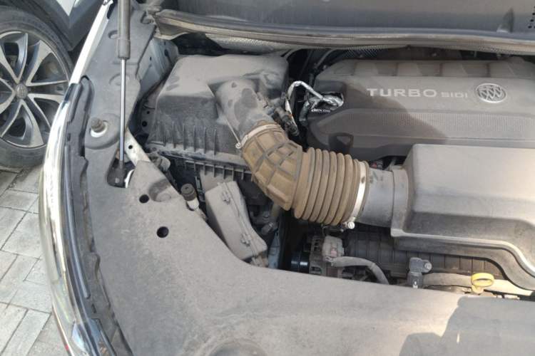 Used Buick GL8 2021 ES Landtrek 653T Luxury Model Engine Bay Right