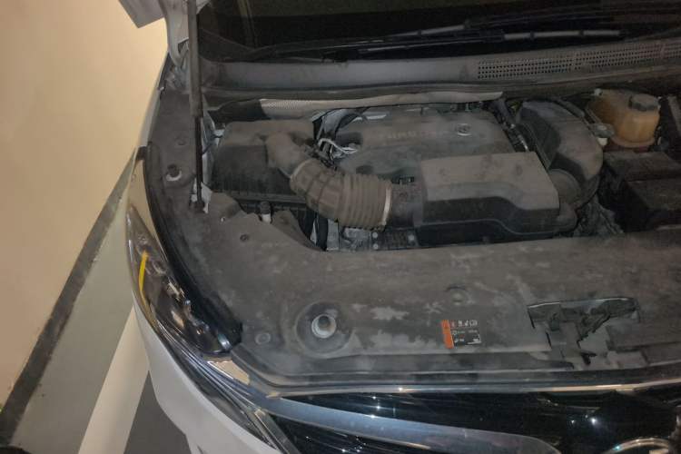 Used Buick GL8 2021 ES Land Cruiser 653T Luxury Edition Engine Bay Right