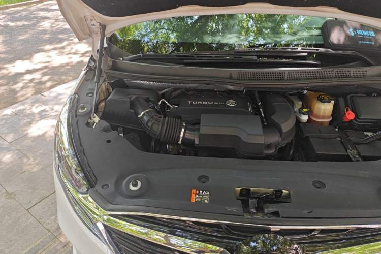 Used Buick GL8 2021 ES Land Cruiser 653T Luxury Edition Engine Bay Right