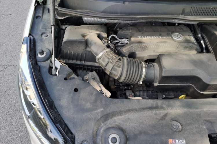 Used Buick GL8 2021 ES Landtrek 653T Luxury Model Engine Bay Right