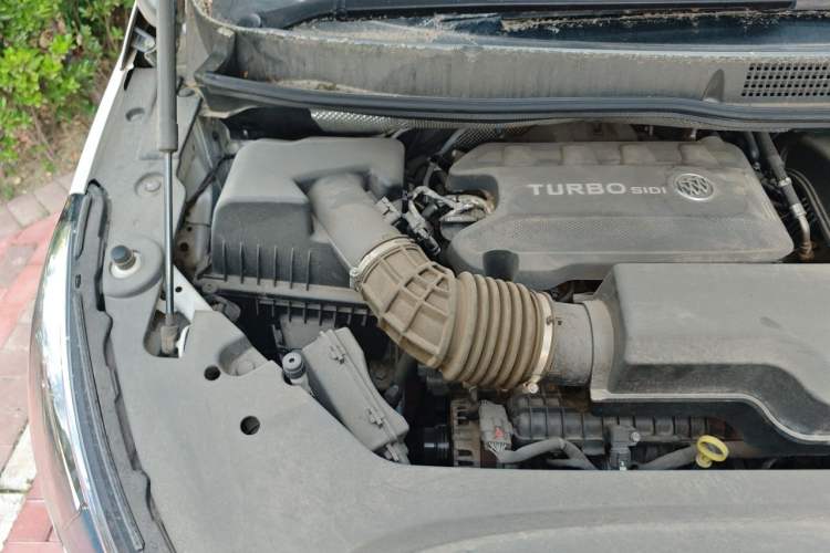 Used Buick GL8 2021 ES Land Cruiser 653T Flagship Model Engine Bay Right
