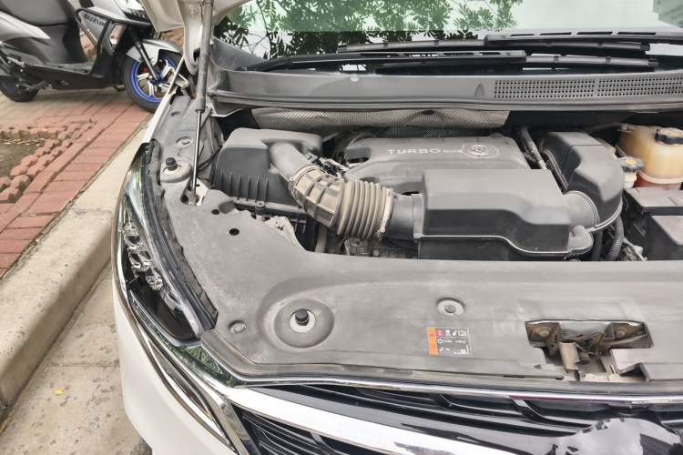 Used Buick GL8 2021 ES Landtrek 653T Luxury Model Engine Bay Right
