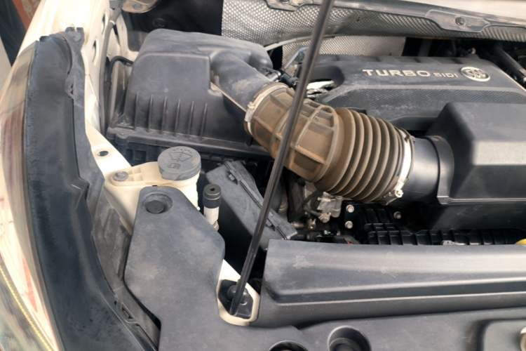 Used Buick GL8 2021 Land Cruiser Executive Class 652T Comfort Model Engine Bay Right