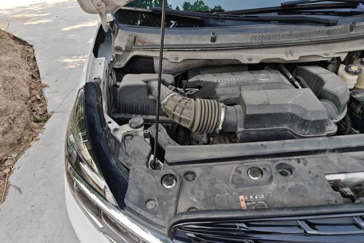 Used Buick GL8 2021 Land Cruiser Executive Class 652T Luxury Model Engine Bay Right