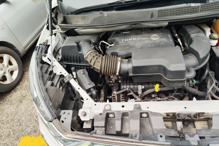 Used Buick GL8 2021 ES Landtrek 653T Luxury Model Engine Bay Right